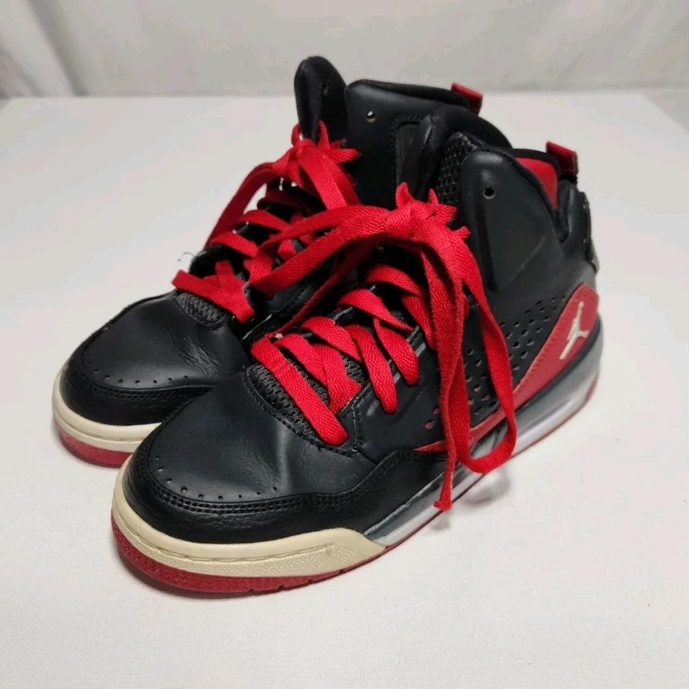 Nike Air Jordan Flight Youth Size 4Y Red/Black Basketball Sneakers 629942-012‎ - Picture 5 of 9